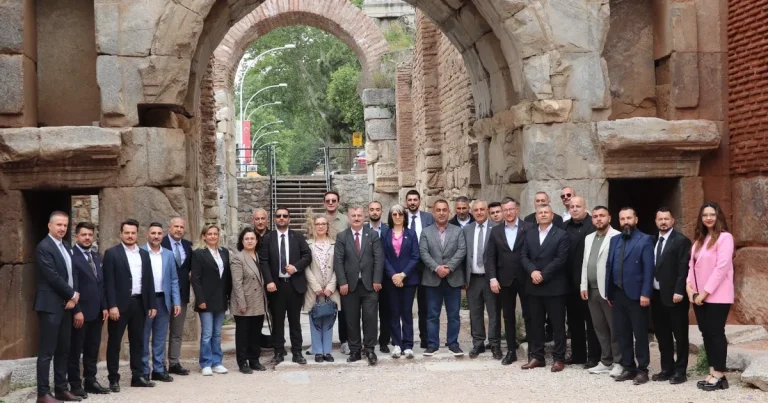 a-parti-iznik-bursanin-anahtari-olacak-mkB75Du9.webp