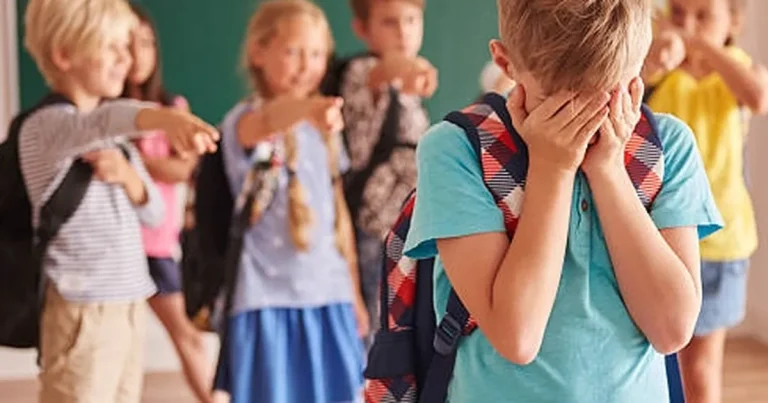 aile-ve-unicef-dijital-tehditler-ve-akran-zorbaligini-konusacak-Ga9BmPfV.webp