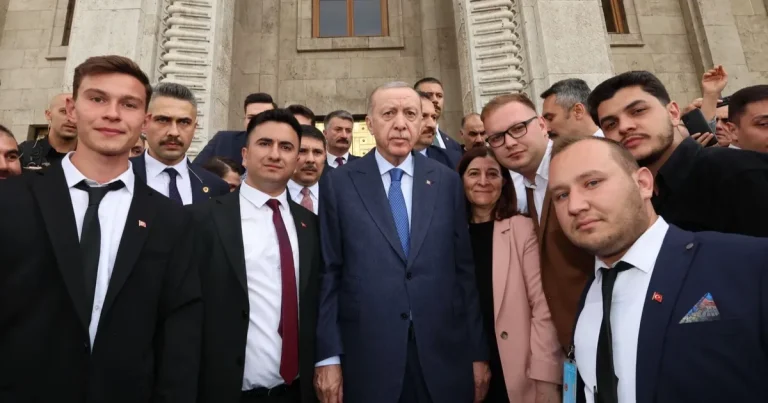 ak-parti-kesan-genclik-kollarindan-ankara-cikarmasi-tNKh455M.webp