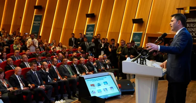 bakan-kurum-marmarada-kirlilik-yuku-artiyor-belediyelere-musilaj-uyarisi-b8y2jl5b.webp