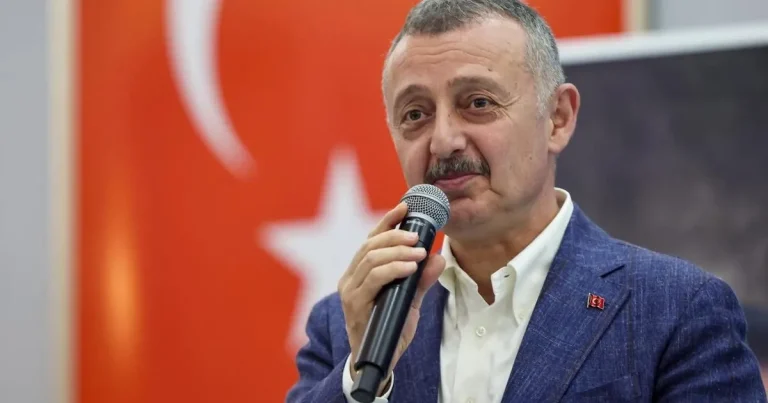baskan-buyukakin-onlar-konusur-biz-eser-yapariz-wIJYO3d3.webp