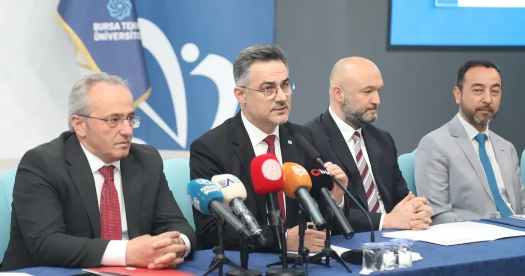 btuden-liselilere-iki-dev-proje-akademisyenler-okullarda-ogrenciler-universitede-Wq3Wifwq.webp