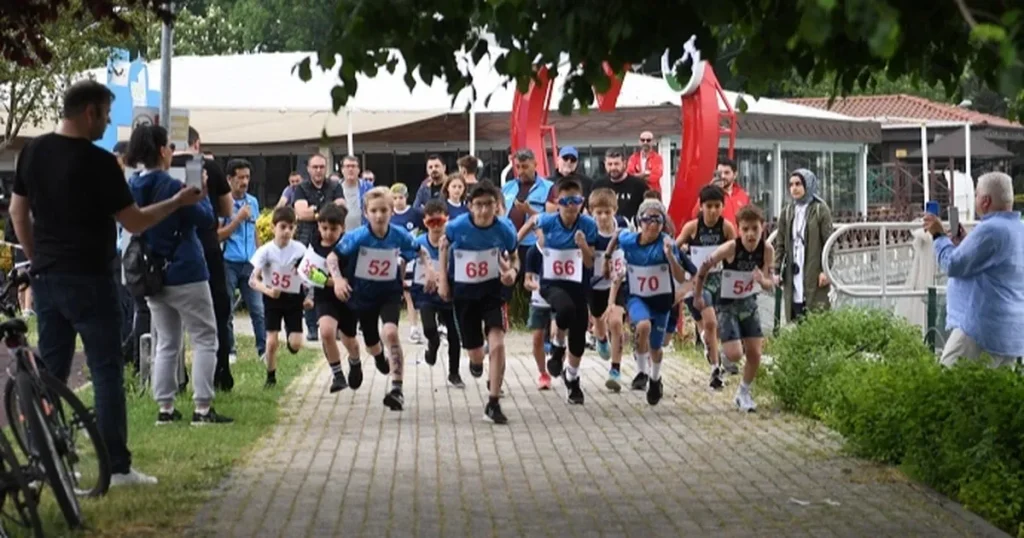 bursa-osmangazide-genc-sporcularin-duatlon-heyecani-ubXguYc4.webp