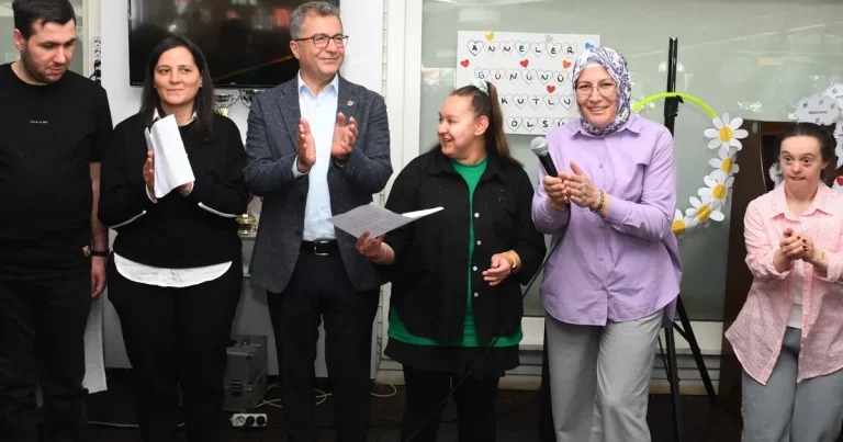 bursa-osmangazide-ozel-gereksinimli-bireyler-cok-mutlu-fiUATgcG.webp