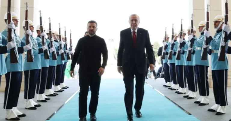 cumhurbaskani-erdogan-zelenskiy-ile-gorustu-WxOkkIFz.webp