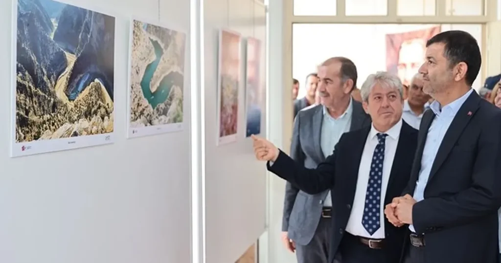 denizli-buyuksehir-ve-lafottan-ortak-sergi-su-hik-yeleri-8ZOPspOW.webp