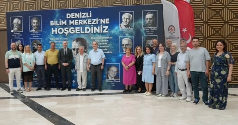 denizlide-bilim-ve-sevgi-soylesisi-buyuk-ilgi-gordu-j8J24DRn.webp