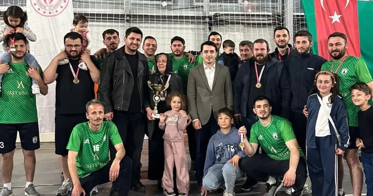 duzce-yigilcada-kurumlar-arasi-voleybolda-ahde-vefa-vGkyZD4O.webp