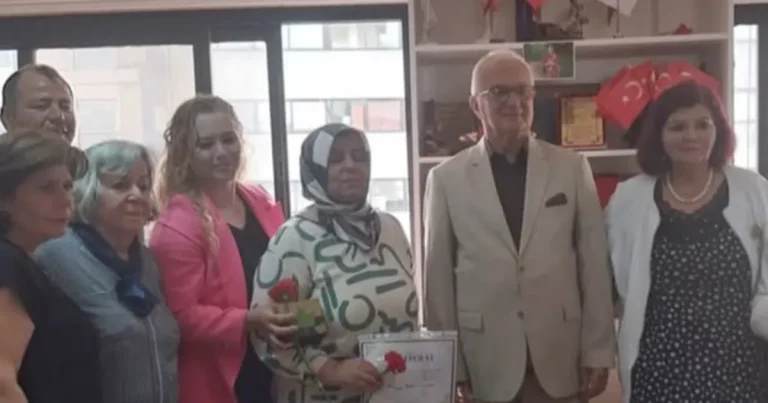 ege-karadenizli-kadinlar-selvi-polati-yilin-annesi-secti-kkma19YP.webp