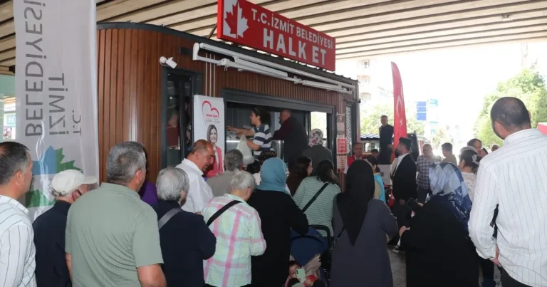 halk-et-mobil-aracina-korfezde-yogun-ilgi-FQLG37Jd.webp
