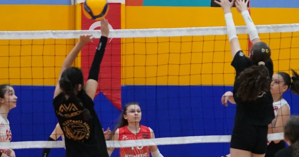 istanbul-beylikduzunde-voleybol-turnuvasi-basladi-VpNJkk3P.webp