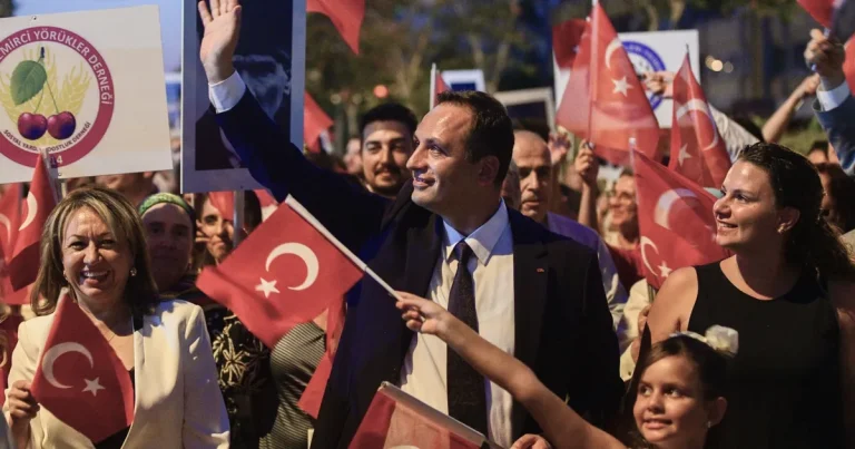 izmir-bornovada-19-mayis-coskusu-heyecani-8tTLDP7w.webp