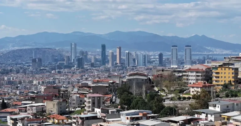 izmirin-deprem-ve-heyelan-riski-arastiriliyor-VSgrHbnZ.webp