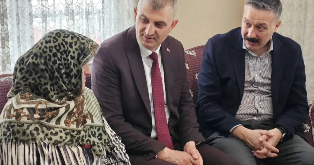 kocaeli-golcukten-annelere-anlamli-ziyaret-tuwlwu6O.webp