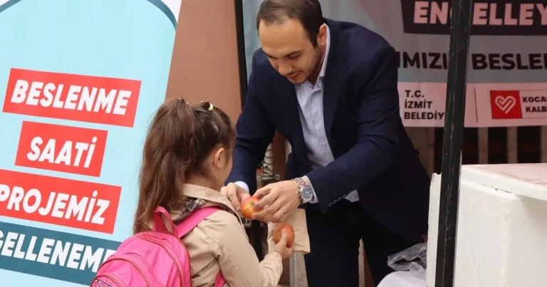kocaeli-izmitte-minik-kalpler-beslenme-saatiyle-isindi-NcDlqTDL.webp