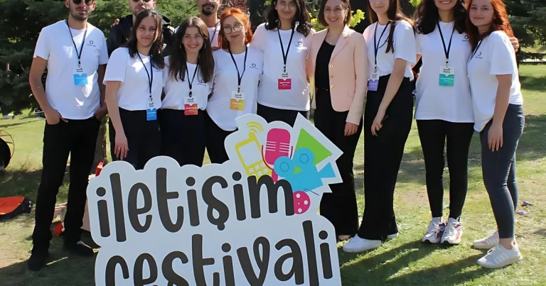 kocaelide-iletisim-ogrencileri-bulusuyor-7nXgApB6.webp