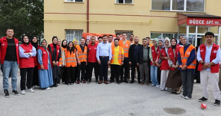 konya-karatayda-cocuklar-aileleriyle-bulustu-JevYBuWQ.webp