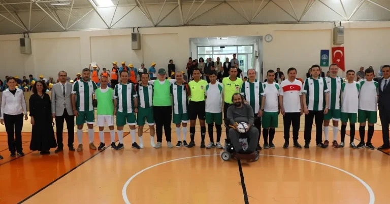 konya-karatayda-ozel-ogrenciler-futsalda-ter-doktu-hBscphjh.webp