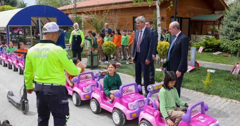 konya-selcukludatrafik-egitim-parkina-ziyaret-F7tMSEnZ.webp