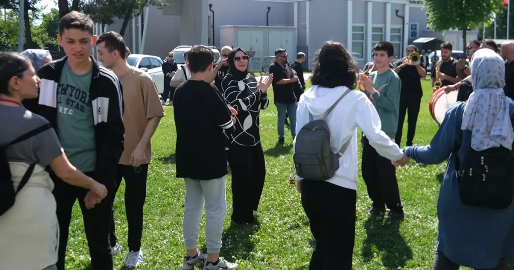 sakarya-kent-orkestrasindan-yurekleri-isitan-hareket-3cgrWJB3.webp