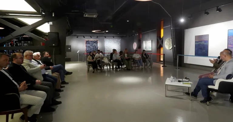 sakaryanin-edebi-hafizasi-genc-kusaklara-aktariliyor-BG6Vp6WJ.webp