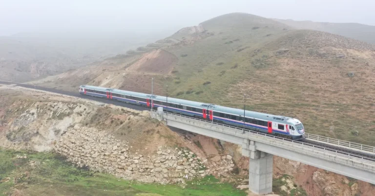 siirte-34-kilometrelik-yeni-demiryolu-bolgesel-kalkinmaya-demiryolu-hamlesi-ruqfehKq.webp